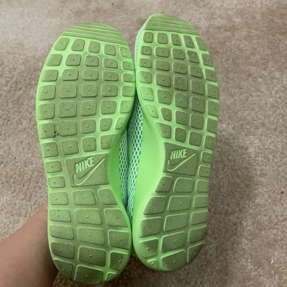 Nike Roshe One Hyper Breathe Sneakers Size 10 Color Green - Picture 8 of 10